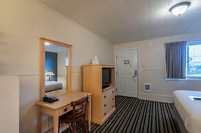 Pacific Reef Hotel & Light Show