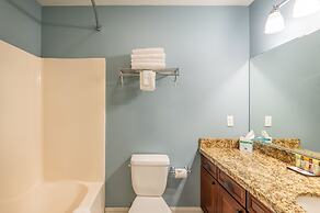 Pacific Reef Hotel & Light Show