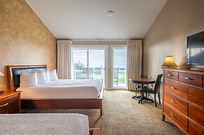 Pacific Reef Hotel & Light Show