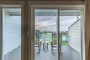 Pacific Reef Hotel & Light Show