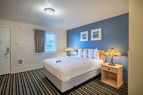 Pacific Reef Hotel & Light Show