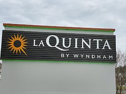 La Quinta Inn & Suites by Wyndham Kingsland/Kings Bay