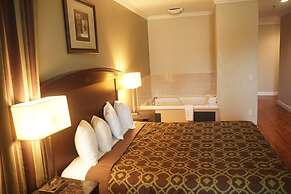 Harbor Inn & Suites