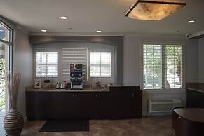 Harbor Inn & Suites