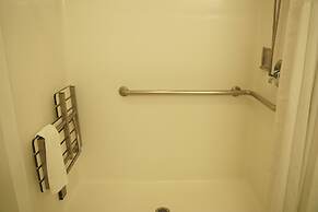 Harbor Inn & Suites