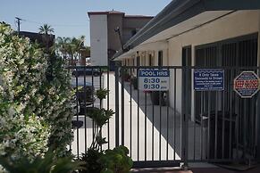 Harbor Inn & Suites