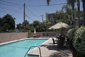 Harbor Inn & Suites