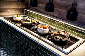 Waterfront Southport Hotel