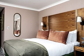 Waterfront Southport Hotel