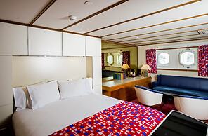 ss Rotterdam Hotel & Restaurants