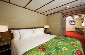 ss Rotterdam Hotel & Restaurants