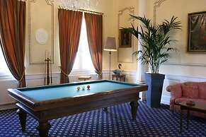 Grand Hotel