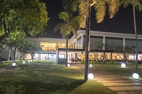 Pegasus Reef - A Beach Resort in Colombo