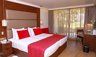 Pegasus Reef - A Beach Resort in Colombo