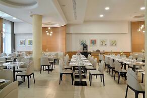 Ajax Hotel