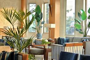 Ajax Hotel