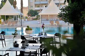 Ajax Hotel