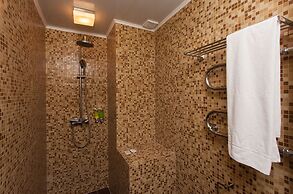 Amaks City Hotel