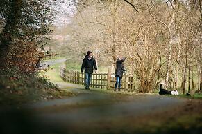 The Valley Hotel & Carriage Gardens