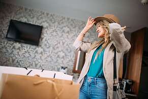 The Valley Hotel & Carriage Gardens