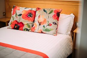 The Valley Hotel & Carriage Gardens