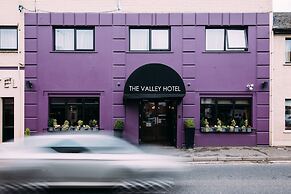 The Valley Hotel & Carriage Gardens