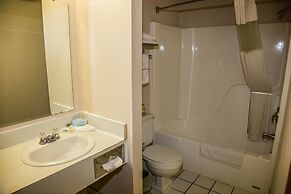 Baymont by Wyndham Fargo