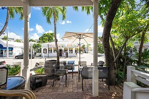 Speakeasy Inn – Adults Only