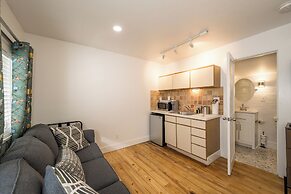 Speakeasy Inn – Adults Only