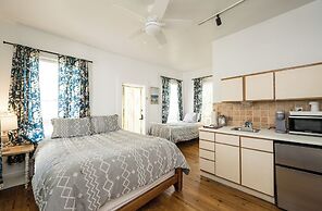 Speakeasy Inn – Adults Only