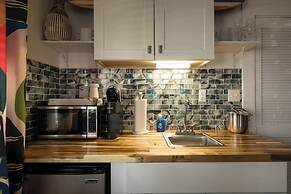 Speakeasy Inn – Adults Only