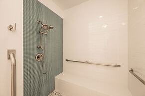 Speakeasy Inn – Adults Only