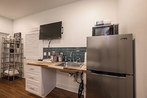 Speakeasy Inn – Adults Only