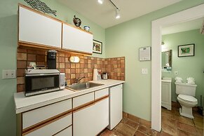 Speakeasy Inn – Adults Only