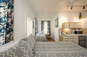 Speakeasy Inn – Adults Only