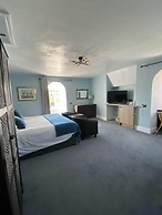 The Shirley - Guest house