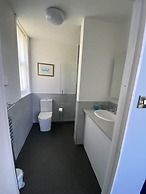 The Shirley - Guest house