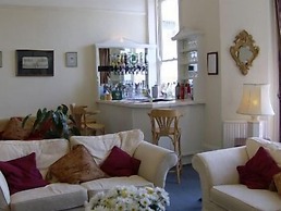 The Shirley - Guest house