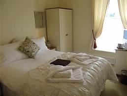 The Shirley - Guest house