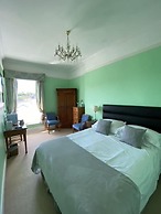 The Shirley - Guest house