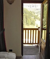 Crest Alpine Lodge & Spa