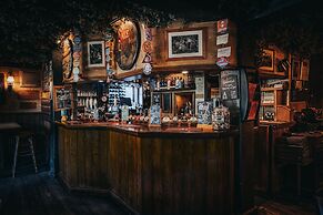 The Black Horse Inn