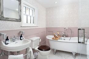 Camilla House Garden Flat