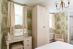 Camilla House Garden Flat