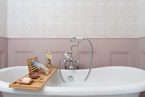 Camilla House Garden Flat