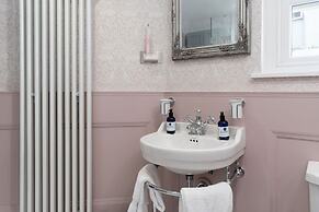 Camilla House Garden Flat