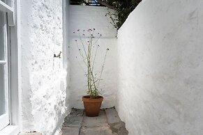 Camilla House Garden Flat