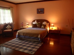 Las Flores Country & Beachside Hotel