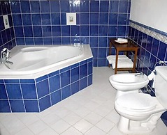 Las Flores Country & Beachside Hotel