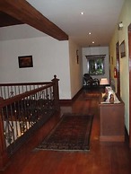 Las Flores Country & Beachside Hotel